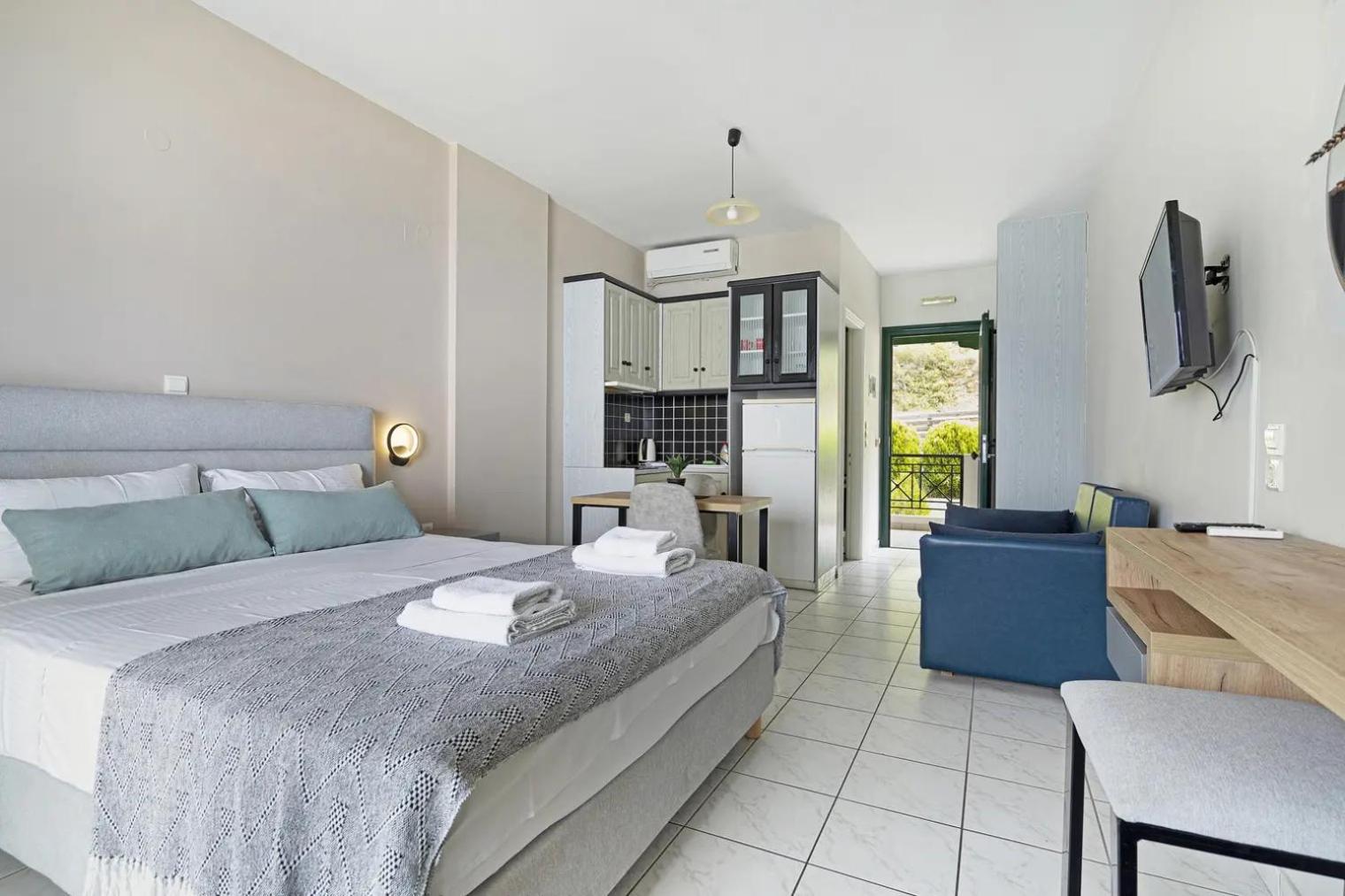 Sunset Premium Studio D Ayios Nikitas Ngoại thất bức ảnh
